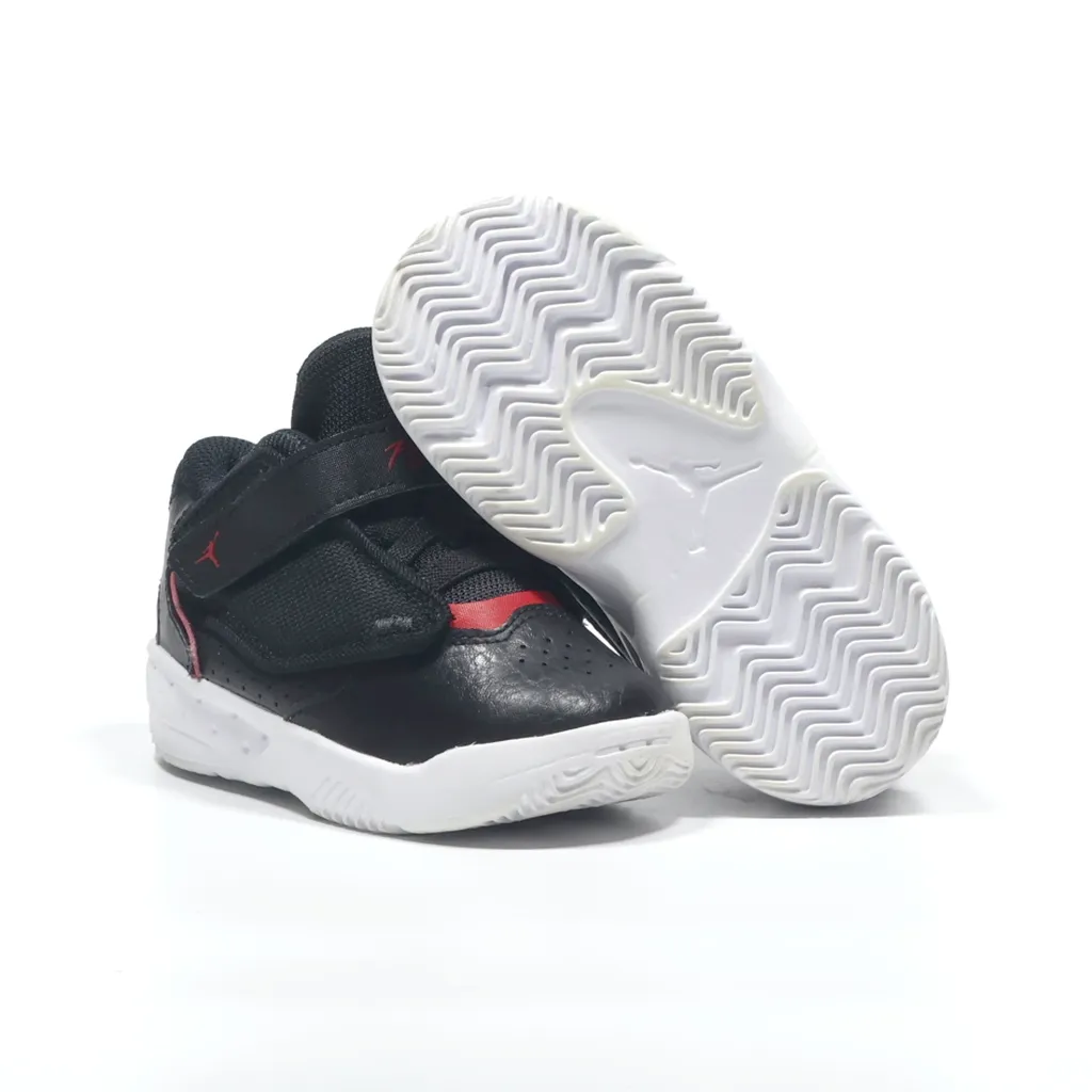 Air Jordan Max Aura 4 Sport Shoes Leather Black Color For Kids
