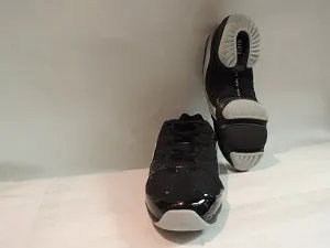 Lenny -- Split Sole Dancesneaker -- Black/Graphite