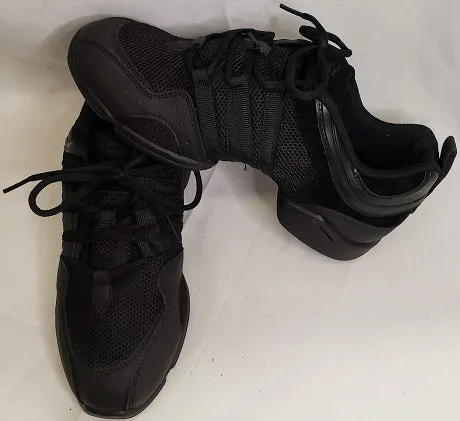 Leta -- Split Sole Dancesneaker -- Black