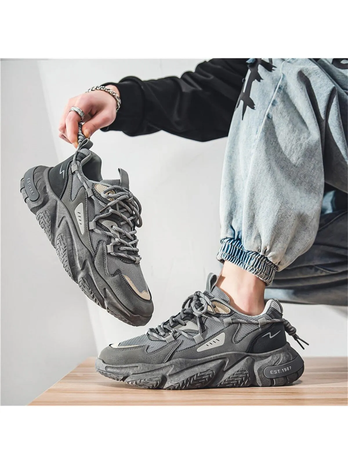 Men's Sports Shoes with Thickened Soles and Increased Height