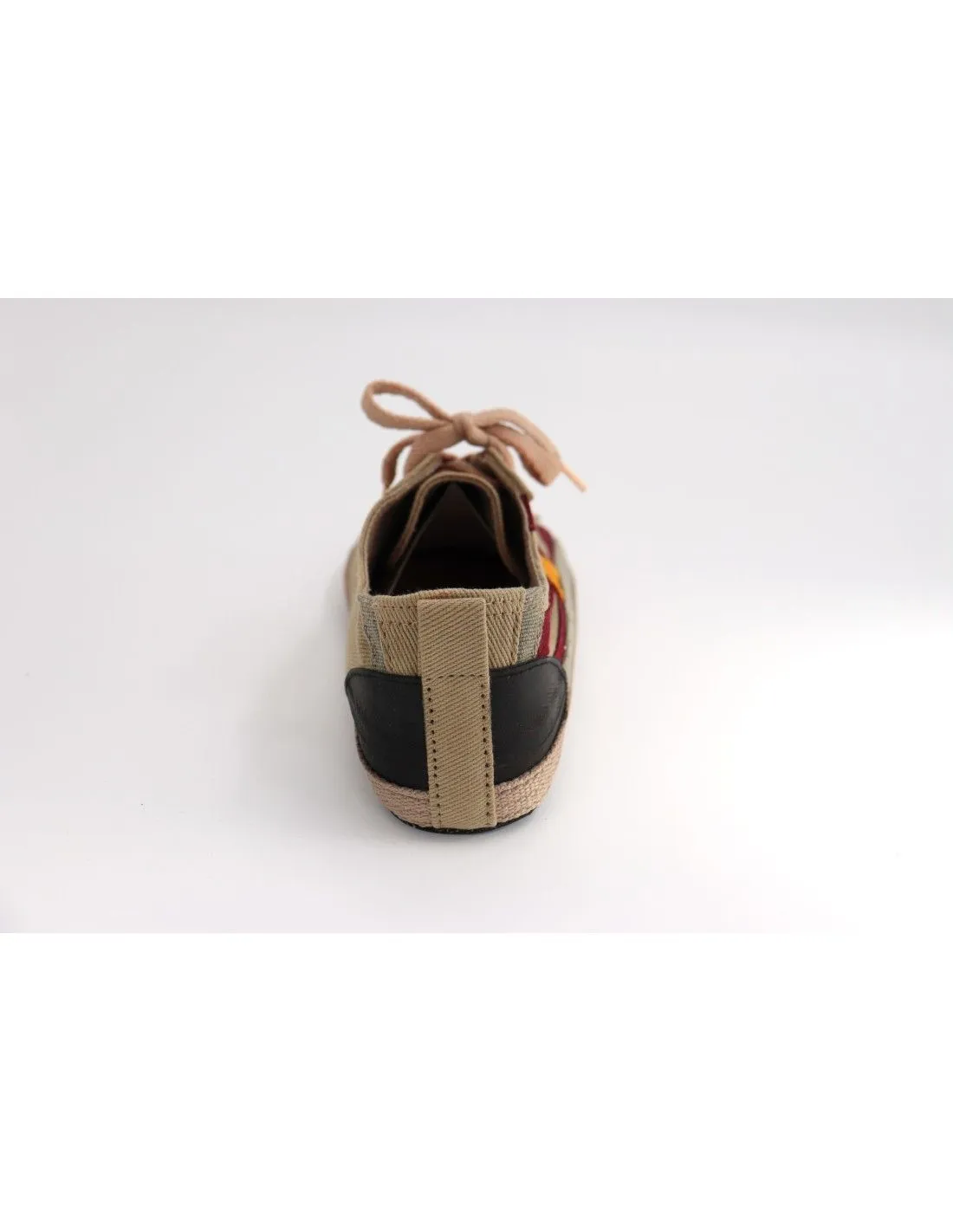 SNEAKERS DONNA IN CANAPA E COTONE BIOLOGICO CON SUOLA IN PNEUMATICI RCICLATI &quot; TIBET&quot;