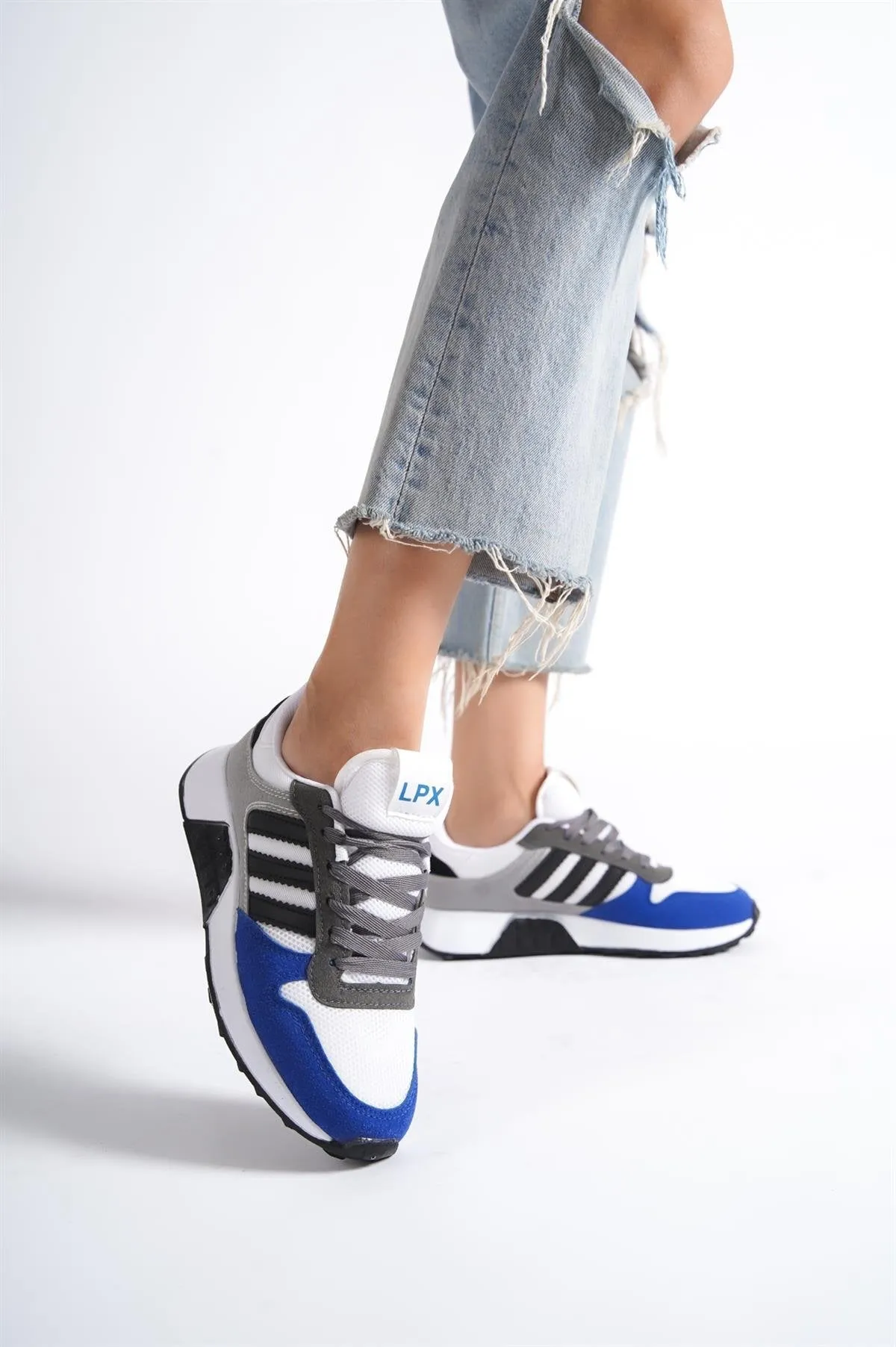 Unisex Blue 3-Stripes Sneaker