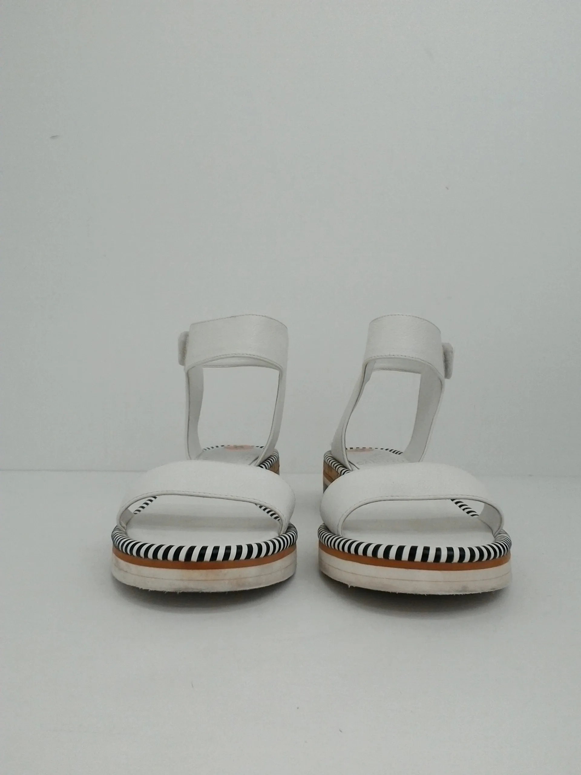 Vince Camuto Women's White leather Moirina Platform Sandal Size 8M